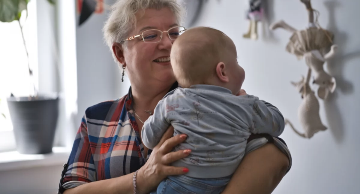 Potrzebna pomoc, „Nie każde dziecko trzeba urodzić żeby kochać naprawdę” Dorota Kapuścińska rodzicielstwa zastępczego - zdjęcie, fotografia