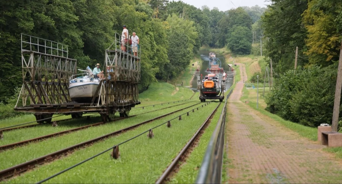 Najwięcej jednostek przewieziono wózkami przez pochylnię Buczyniec (fot. Andrzej Sprzączak)