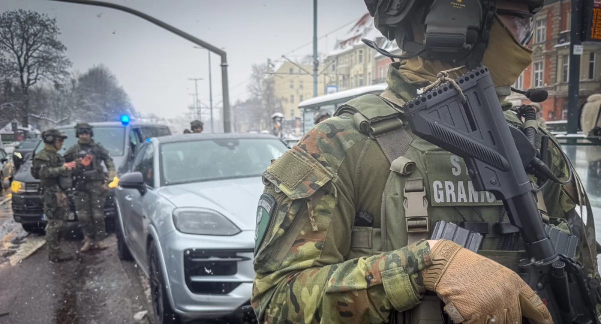Funkcjonariusze Straży Granicznej z Elbląga zatrzymali 8 podejrzanych w sprawie handlu ludźmi. Do tej pory ujawniono 50 ofiar procederu (fot. SG)