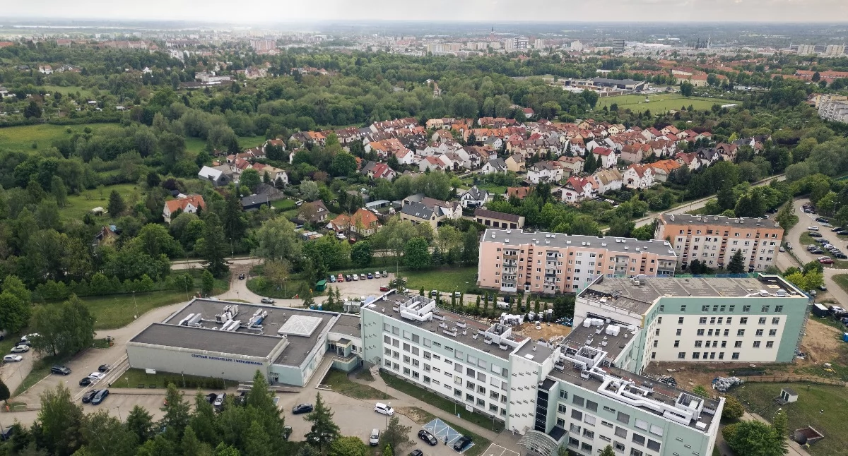 Materiały promocyjne, milionów złotych elbląskiej onkologii Rozwój leczenia onkologicznego mieszkańców regionu - zdjęcie, fotografia