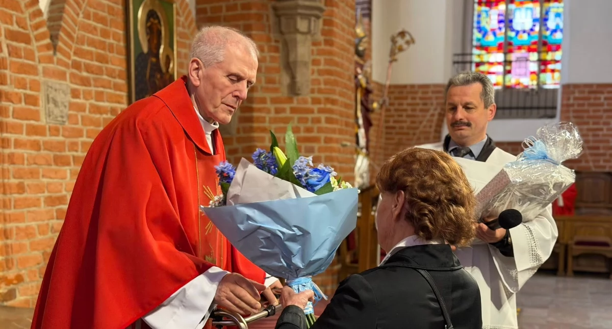 W ubiegłym roku ks. prałat Stanisław Błaszkowski obchodził jubileusz 40-lecia kapłaństwa. Po 21 latach kierowania parafią katedralną św. Mikołaja przechodzi na emeryturę(fot. Parafia katedralna pw. św. Mikołaja w Elblągu)