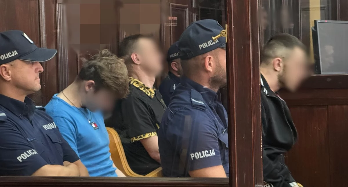Trzej oskarżeni o torturowanie 23-latka (fot. EG)
