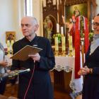 Ksiądz Józef Kożuchowski pełni funkcję proboszcza parafii w Kmiecinie od 2007 roku....