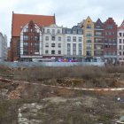 Silny wiatr przewrócił płot na starówce Aleksandra Szymańska