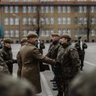 Patenty podoficerskie dla żołnierzy Obrony Terytorialnej fotograf Dowództwa Wojsk...