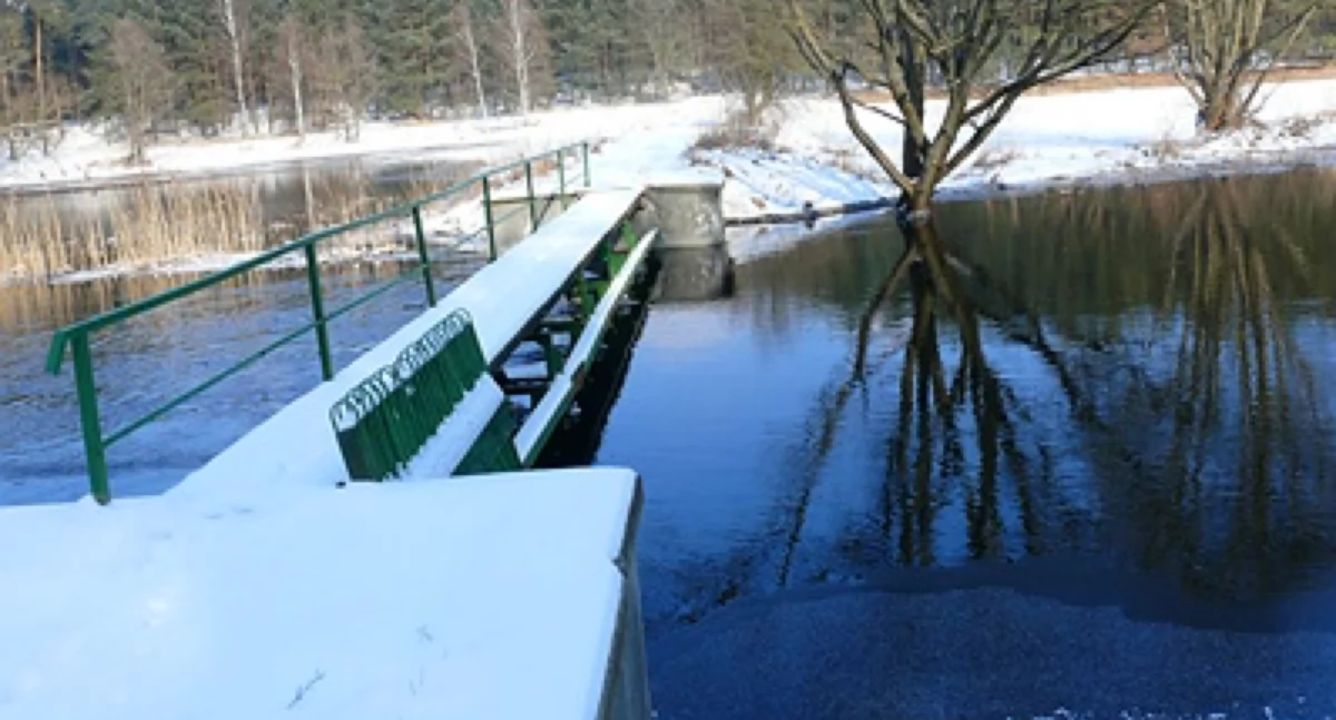 IMGW ostrzega przed gołoledzią, są też alerty hydrologiczne