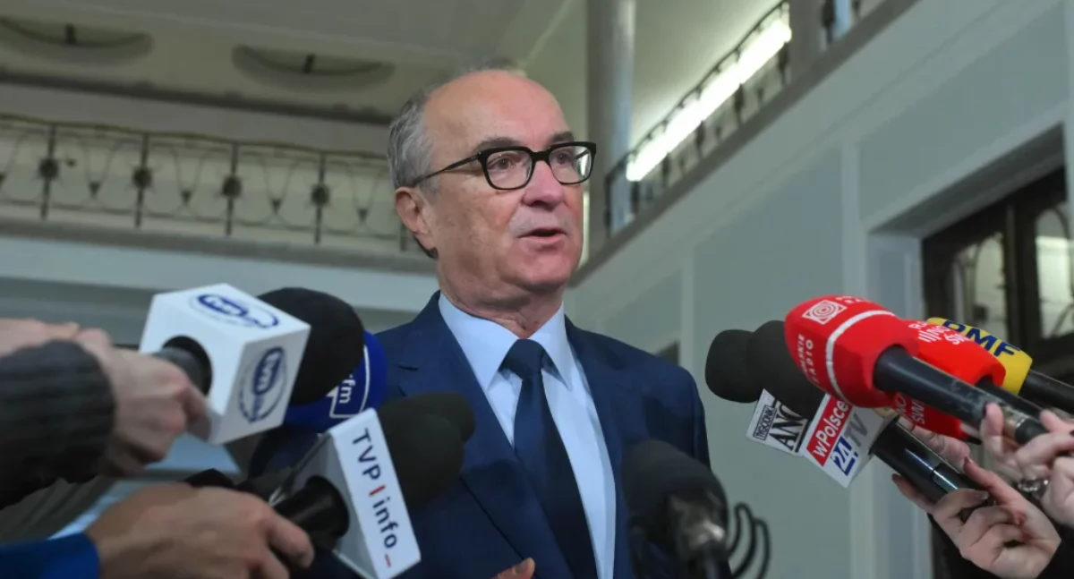 Krytyka, oświadczenia i pytania o przeszłość. Przydacz o 