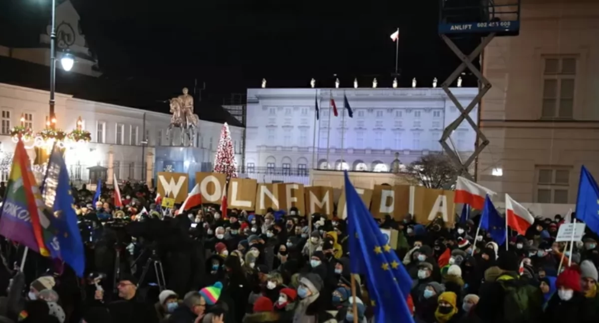 Dlaczego UE testowała cenzurę właśnie w Polsce?