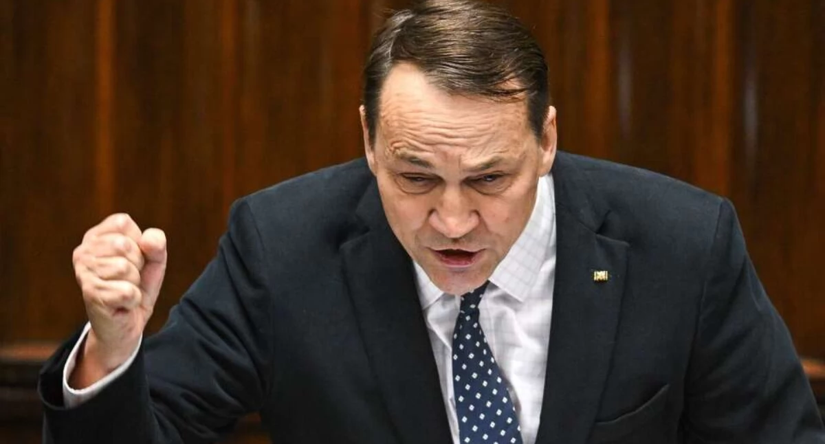 Sikorski nazwał Macierewicza świrem