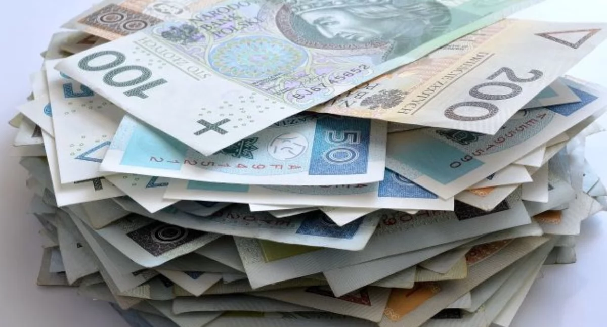 500 zł dla każdego? Polska debatuje o nowym wymiarze podatków