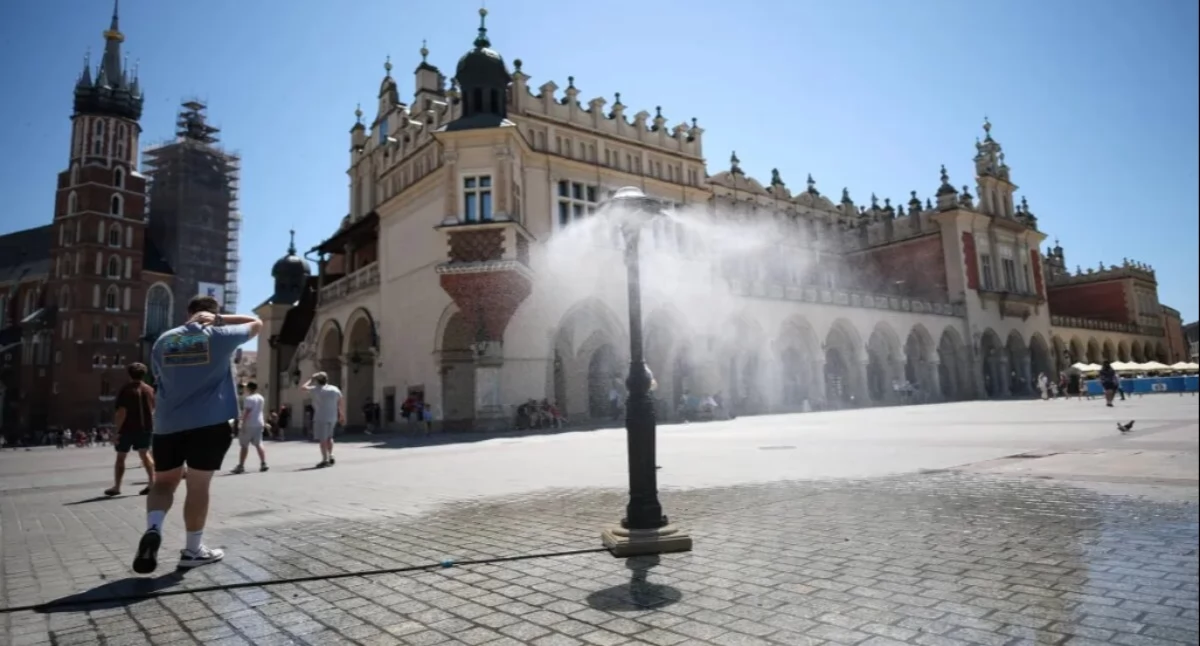 W związku z zagrożeniem upałami służby są w gotowości