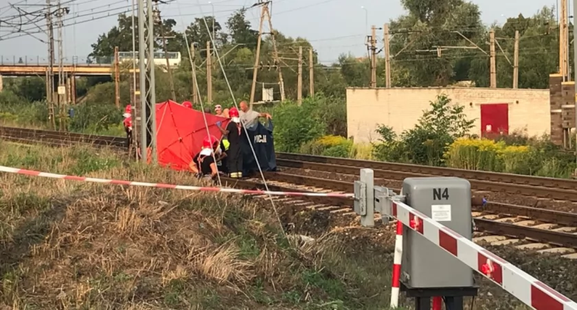 Śmiertelne potrącenie na torach pod Warszawą. Ogromne utrudnienia