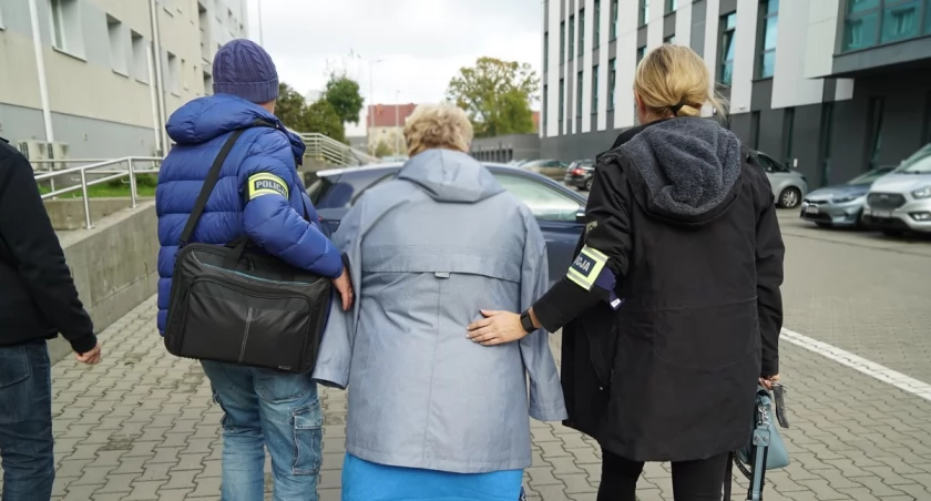 Afera oświatowa: dyrektorki szkół wyłudzały miliony z publicznych dotacji!