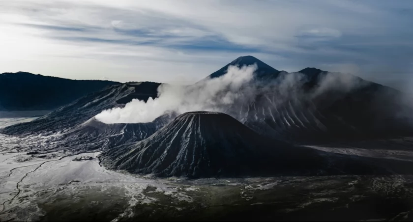 Piekło na Jawie! Gigantyczna erupcja Semeru – tysiące uciekają w panice