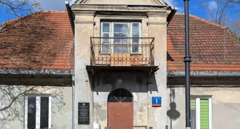 Dom, który pamięta krzywdę...