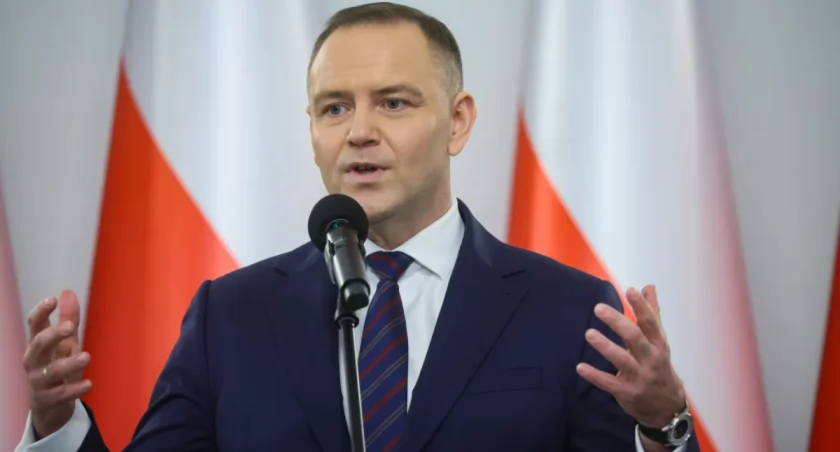 Prezydent zatwierdza budżet i rzuca go na stół Trybunału