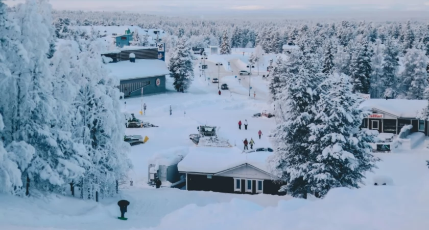 Co unosi się nad Finlandią?