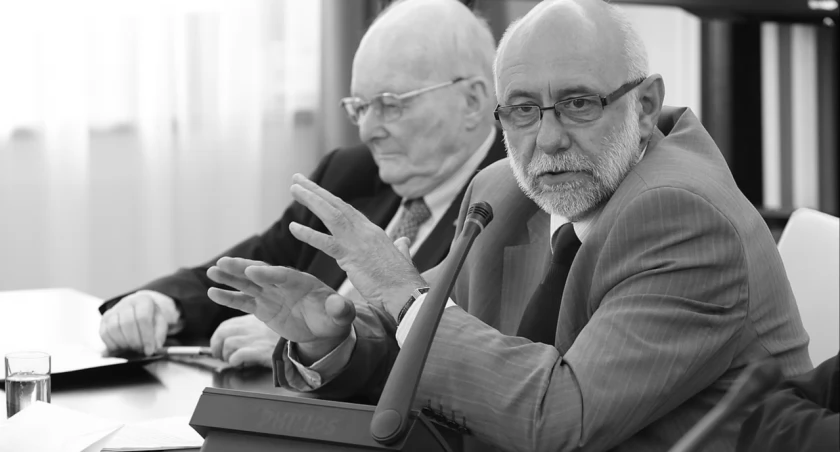 Cisza na Politechnice Warszawskiej. Zmarł prof. Jan Szmidt