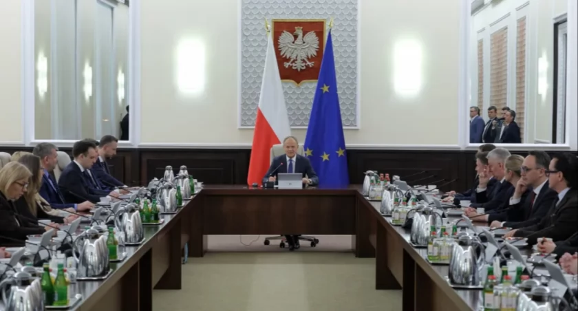 Czy rząd próbuje obejść konstytucję?