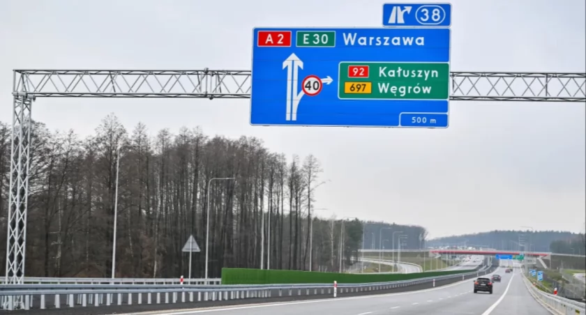 Pracownik autostrady A2 potrącony przez rozpędzone auto