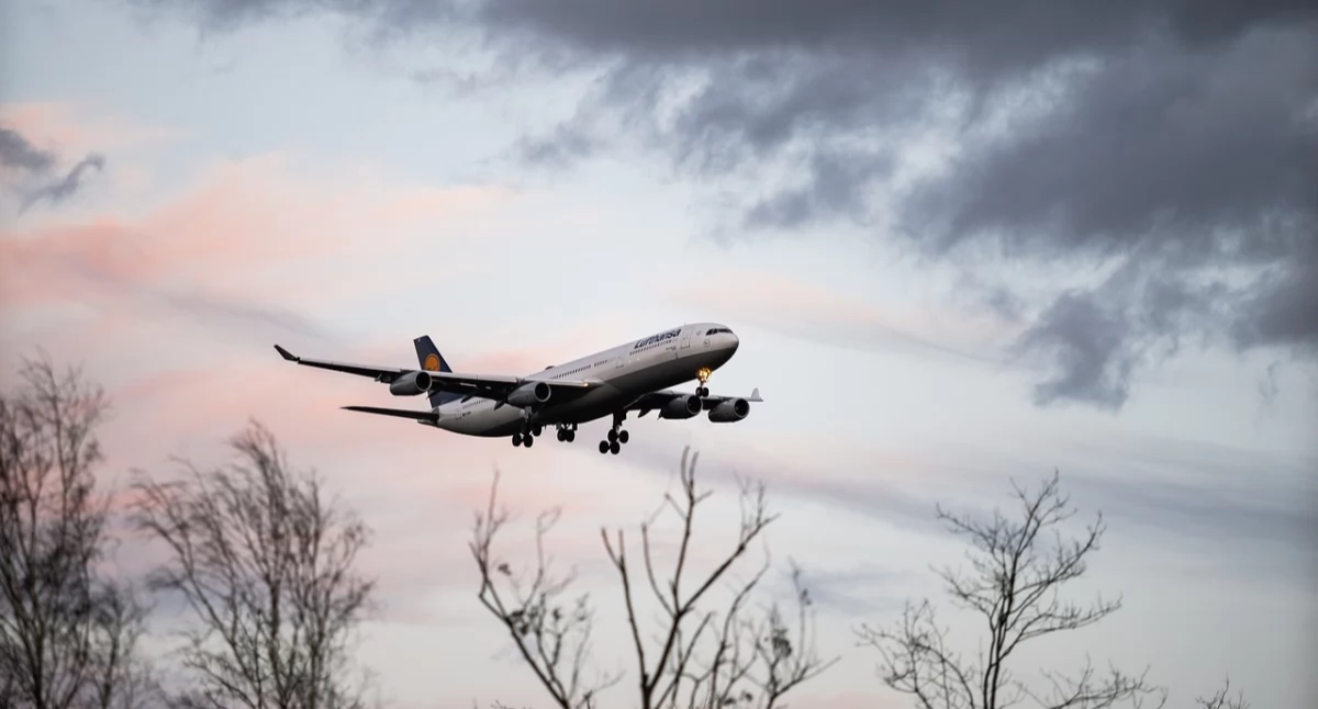 Ryanair rezygnuje z papierowych kart pokładowych. Od środy tylko wersja cyfrowa