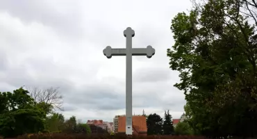 Radna interweniuje w sprawie papieskiego krzyża 