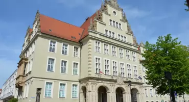 Cztery osoby odpowiedzą za znęcanie się nad 23-latkiem