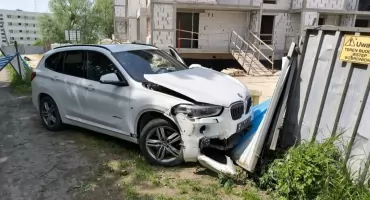     Pijany senior rozbił BMW 