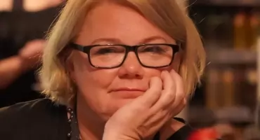 Żółty szalik na każdą pogodę