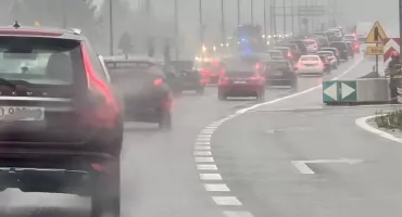 Kolizja trzech aut na S7. Korek sięga obwodnicy Elbląga