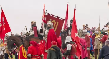 [WIDEO] Bitwa pod Grunwaldem 2026 mimo deszczu. Z kamerą wśród rekonstruktorów i turystów